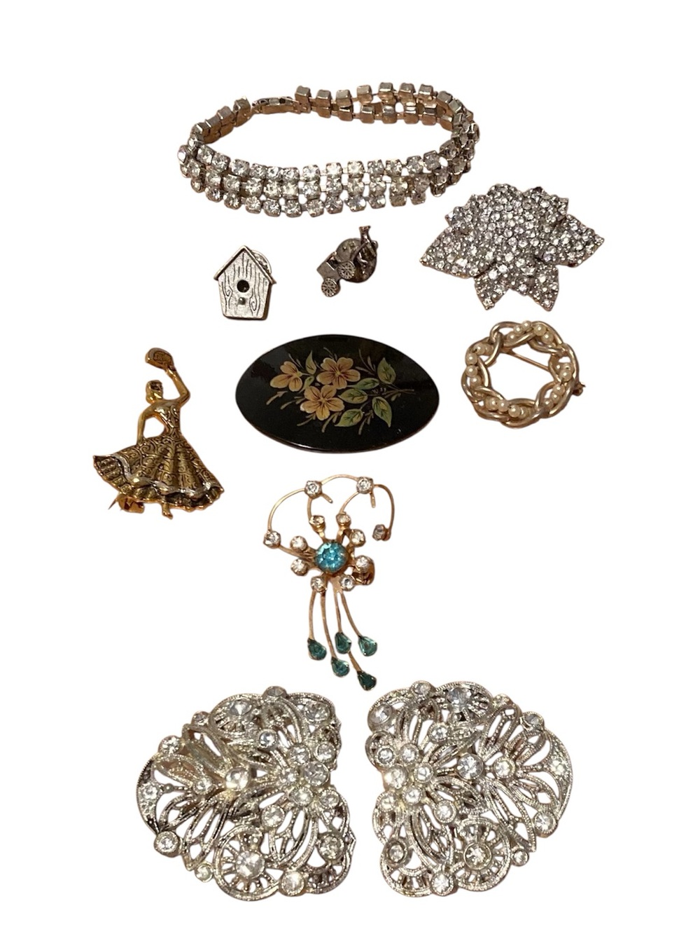 Vintage Mixed Women’s Fashion Brooches, Buckles, and Bracelet.